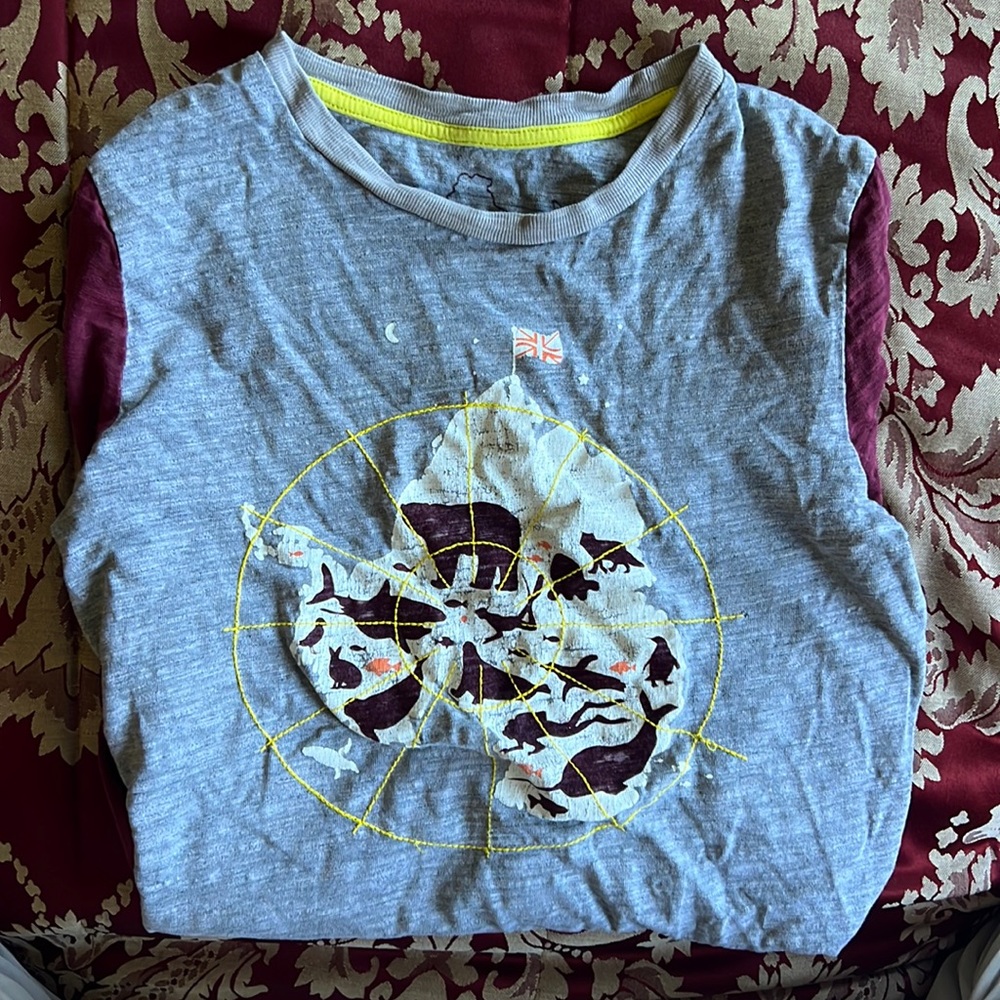 Lightly worn kids mini Boden UK graphic world tee, vintage and in good condition